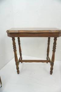 lot 70 image: Vintage Wood Side Table24.5x12x22