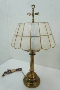 lot 74 image: Vintage Brass Table Lamp 25 tall wmother of pearl shade