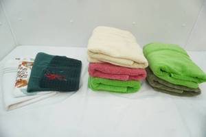 lot 80 image: Bath Towels & Hand Towels