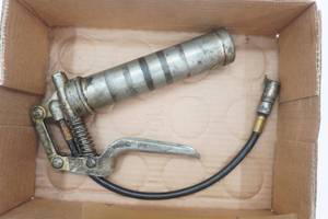 lot 108 image: Small Grease Gun and Tubes of heavy-duty multi-purpose lithium-grease