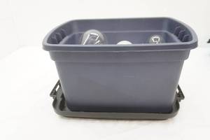 lot 120 image: light bulbs and small storage tote