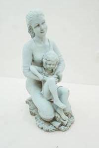 lot 135 image: Garden Statue 14 tall. Mother & Child