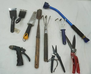 lot 164 image: garden and grilling tools