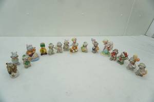 lot 186 image: Vintage Clown Figurines (tallest is 4.5 tall) & Salt & Pepper Shakers