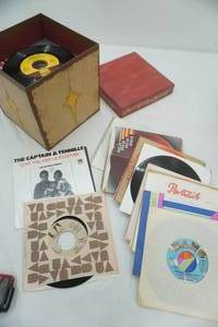 lot 191 image: Box of Records (45s) Daddy dont you walk so fast Barbra Streisand and more