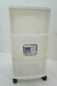 lot 204 image: Sterilite 3-drawer rolling storage cart