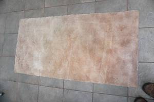 lot 224 image: Rug 53x 27