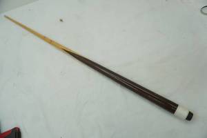lot 266 image: Pool Stick