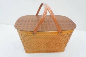 lot 277 image: Enamelware Plates, Enamelware Cups, Vintage Redmon Picnic Basket