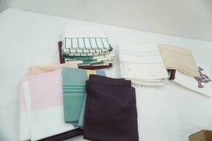 lot 290 image: Pillow Cases (very good condition-well cared for)