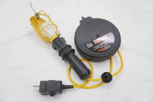lot 307 image: Craftsman 20 ft Work Light and Reel