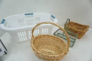 lot 331 image: Laundry Basket, 2 Woven wicker baskets, 1 metal basket