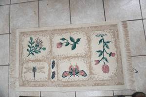 lot 337 image: 38x 23 Woven Rug