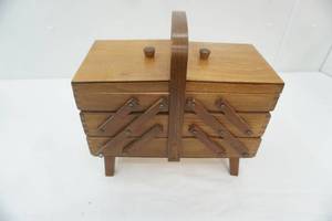 lot 339 image: Vintage Wooden Sewing Box