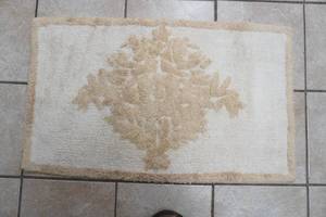 lot 351 image: Rug 18x30