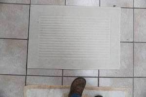 lot 352 image: Rug 18x30