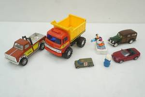 lot 354 image: Vintage toy tonka trucks and more
