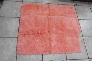 lot 379 image: 2ct Rubber Backed Peach Bath Rugs