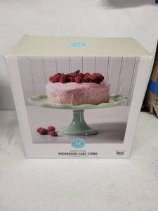 lot 3J image: Martha Stewart Jadeite Glass Highbrook Cake Stand - 11in x 4.7in
