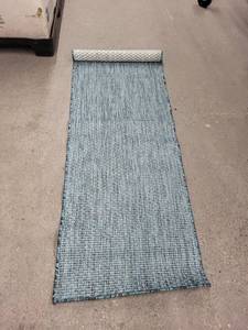 lot 6J image: COCOPLOCEUS Decorative Rug Runner & Cushions Set - BlueBeige Textiles