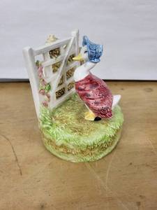 lot 7H image: Beatrix Potter Jemima Puddle-Duck Figurine