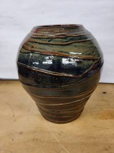 lot 12H image: Glazed Ceramic Vase - Earth-Tone Swirl Pattern, 9 in Tall