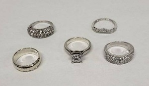 lot 27J image: Diamond like fashion rings (Lot of 5)