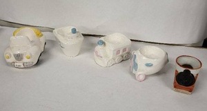 lot 38E image: Vintage Vehicle Egg Cups - 5-Piece Ceramic Set Made in Taiwan