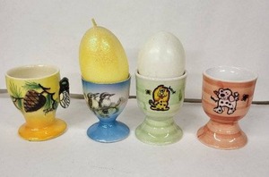 lot 67E image: Gryphonware Vintage Egg Cups (Lot of 4)