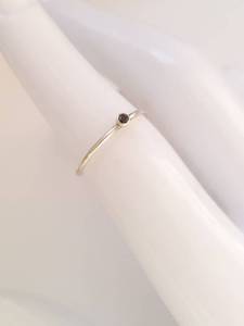 lot 13W image: Sterling Silver Thin Stacking Ring w Small Black Round Stone, Bezel Set, Size 6