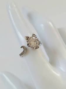 lot 19W image: Sterling Silver S925 Cat & Crescent Moon Open Ring Clear Stone US Size 7