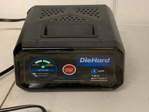 lot 31G image: DieHard DH136 12V 6 Amp Fully Automatic Microprocessor Battery Charger Maintainer Power Ahead