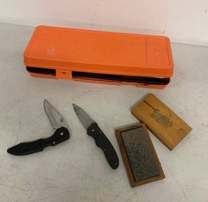 lot 47G image: Frost Flying Falcon & Gerber Folding Knives with Smiths Stone and Hoppes 9 Cleaning Kit