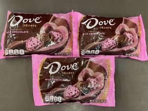 lot 31 image: Dove Hearts Milk Chocolate 8.87 oz - 3-Pack