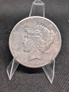 lot 13 image: Peace Dollar 1922-S - United States One Dollar Silver Coin