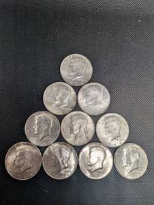 lot 34 image: 1964 United States Half Dollars (Lot of 10)