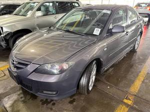 lot 13 image: 2007 Madza 3