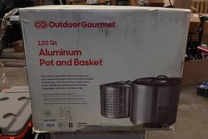 lot 1L image: Outdoor Gourmet 120QT Aluminum Pot and Basket