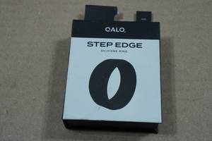 lot 20 image: Qalo Step Edge Silicone Ring - Size 10