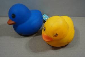 lot 40 image: 2 Laffy Quacks Squishy Ducks