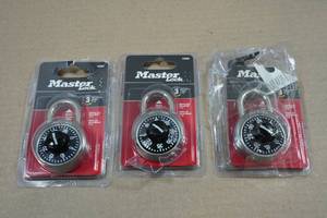 lot 41 image: 3 Master Lock Pad Locks