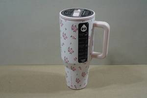 lot 76 image: Hydrojug 40oz Traveler Tumbler