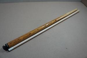lot 227 image: Players Pool Cue