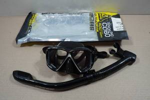 lot 239 image: Cressi Pano 4 Snorkel Combo