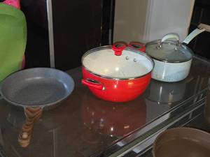 lot 68 image: Lot of (3) Cookware - 9-12 Pan, 10-12x5 Pot with Lid, 8-12x4 Pot with Lid