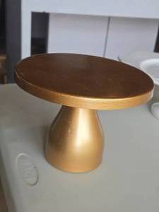 lot 73 image: 8 Cake Stand