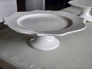 lot 74 image: 13 Cake Stand by Ceriart S.A. (Portugal)