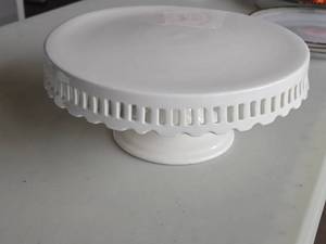 lot 76 image: Graces Teaware 12 Cake Stand