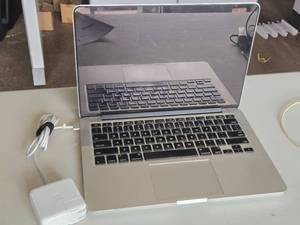 Apple Macbook Pro 14" Laptop Computer A1502