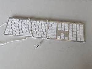 lot 14 image: MaCally USB Keyboard ACEKEYA